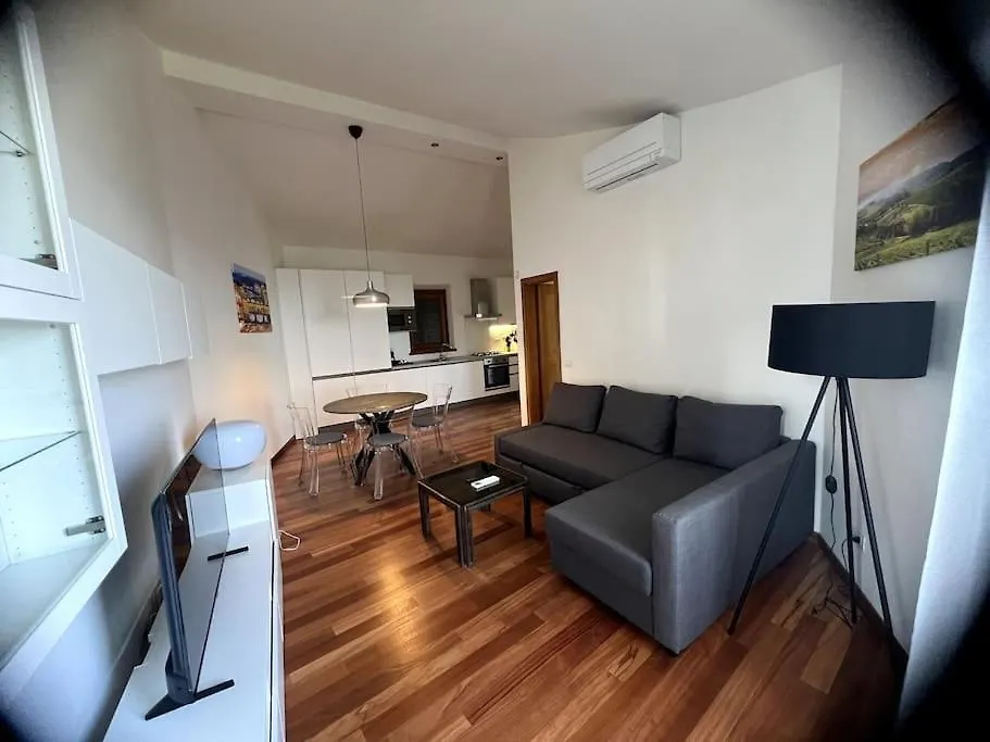 Suite Panorama Fiesole 0*,